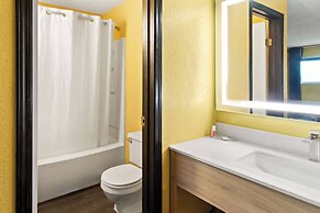 Super 8 by Wyndham Vandalia/Dayton International Airport