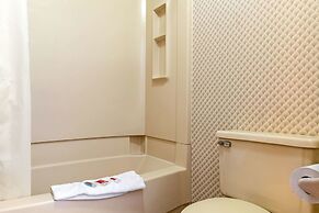 Econo Lodge Airport - Holland