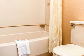 Econo Lodge Airport - Holland