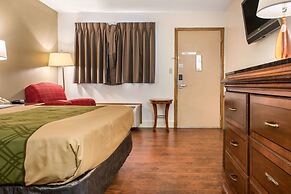 Econo Lodge Airport - Holland