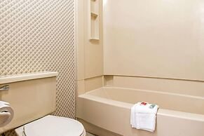 Econo Lodge Airport - Holland