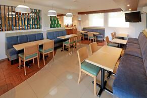 Holiday Inn Express Piedras Negras by IHG