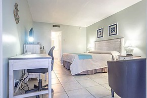 Carriage House Resort Motel