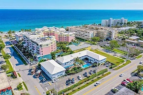 Carriage House Resort Motel