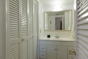 Carriage House Resort Motel