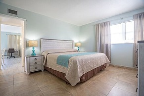 Carriage House Resort Motel