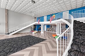 Super 8 by Wyndham Biloxi at the Beach