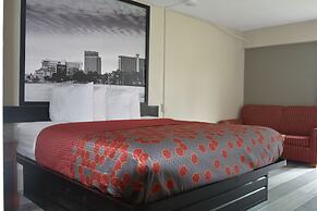 Super 8 by Wyndham Biloxi