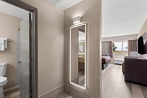 Super 8 by Wyndham Biloxi at the Beach