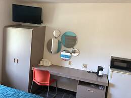Red Lion Inn & Suites Elk Grove Village