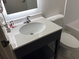Red Lion Inn & Suites Elk Grove Village