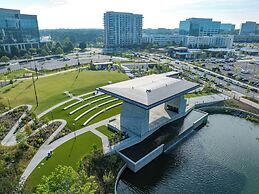 Staybridge Suites Charlotte Ballantyne by IHG