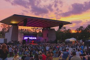 Staybridge Suites Charlotte Ballantyne by IHG