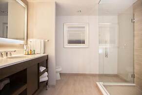 Hilton New Orleans/St. Charles Avenue