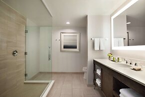 Hilton New Orleans/St. Charles Avenue