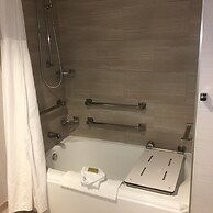 Hilton New Orleans/St. Charles Avenue