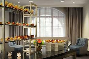 Hilton New Orleans/St. Charles Avenue