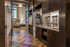 Hilton New Orleans/St. Charles Avenue