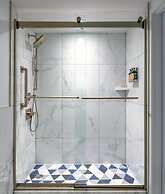 Cadillac Hotel & Beach Club, Autograph Collection