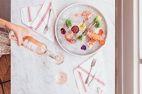 Cadillac Hotel & Beach Club, Autograph Collection