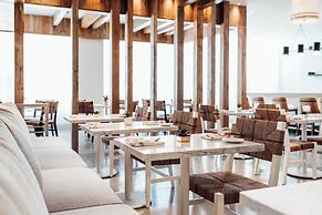 Cadillac Hotel & Beach Club, Autograph Collection