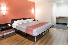 Motel 6 Fort Worth, TX - Seminary