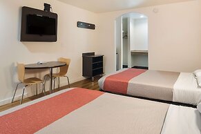 Motel 6 Fort Worth, TX - Seminary