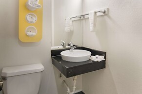 Motel 6 Fort Worth, TX - Seminary