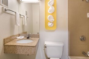 Motel 6 Fort Worth, TX - Seminary