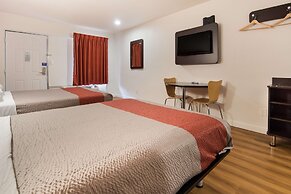 Motel 6 Fort Worth, TX - Seminary