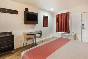 Motel 6 Fort Worth, TX - Seminary