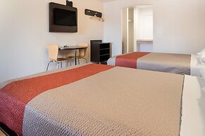 Motel 6 Fort Worth, TX - Seminary