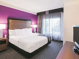 La Quinta Inn & Suites by Wyndham Fort Worth North