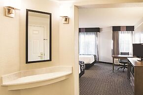 La Quinta Inn & Suites by Wyndham Fort Worth North