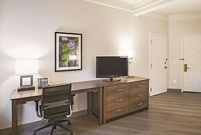 La Quinta Inn & Suites by Wyndham Fort Worth North