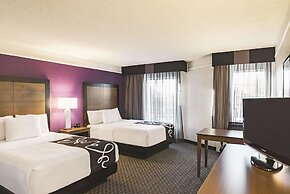 La Quinta Inn & Suites by Wyndham Fort Worth North
