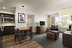 Homewood Suites by Hilton Kansas City-Airport