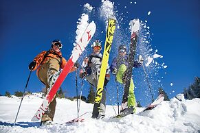 Harrah’s Lake Tahoe – A Caesars Rewards Destination
