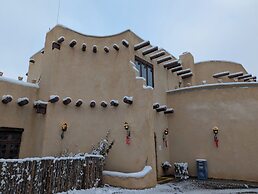 Sagebrush Inn & Suites