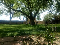 Sagebrush Inn & Suites