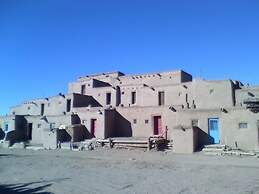 Sagebrush Inn & Suites