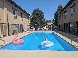 Sagebrush Inn & Suites