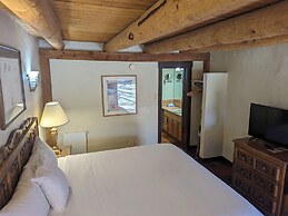 Sagebrush Inn & Suites