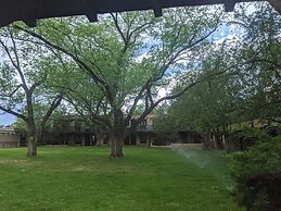 Sagebrush Inn & Suites