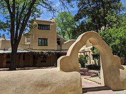 Sagebrush Inn & Suites