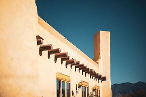 Sagebrush Inn & Suites