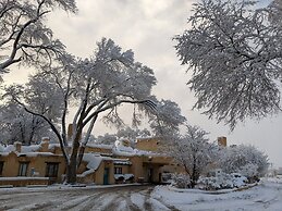 Sagebrush Inn & Suites