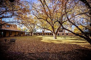 Sagebrush Inn & Suites