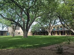 Sagebrush Inn & Suites