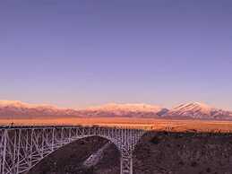 Sagebrush Inn & Suites